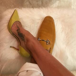 Brooke Burke feet photo thumbnail