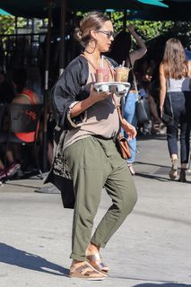 Jessica Alba feet photo thumbnail