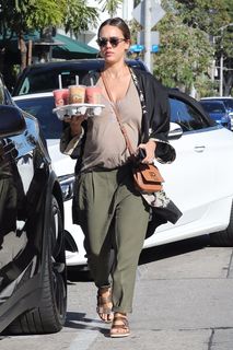 Jessica Alba feet photo thumbnail