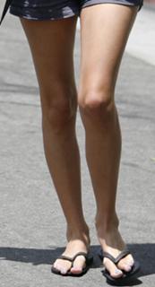 Nicky Rothschild feet photo thumbnail