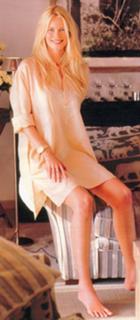 Claudia Schiffer feet photo thumbnail