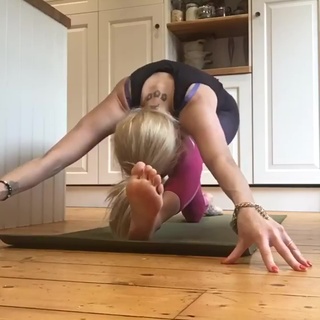 Fearne Cotton feet photo thumbnail