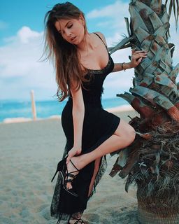 Amanda Cerny feet photo thumbnail