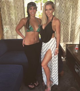Kendra Wilkinson feet photo thumbnail