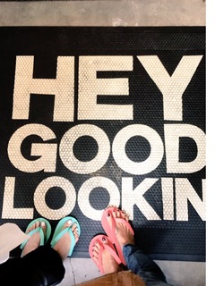 Brooke Burke feet photo thumbnail