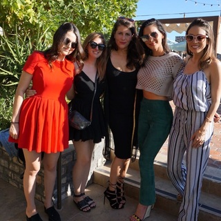 Olivia Munn feet photo thumbnail