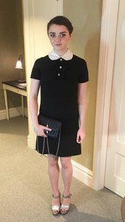 Maisie Williams feet photo thumbnail