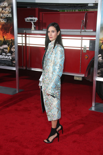 Jennifer Connelly feet photo thumbnail