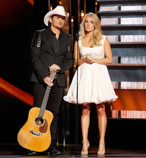 Carrie Underwood feet photo thumbnail