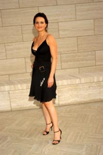Carla Gugino feet photo thumbnail