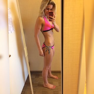 Paige VanZant feet photo thumbnail