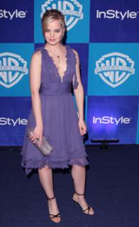 Mena Suvari feet photo thumbnail