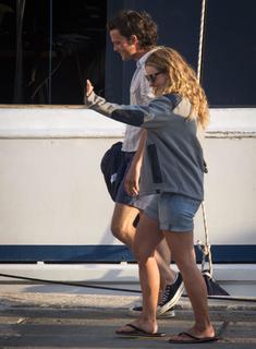 Lily James feet photo thumbnail