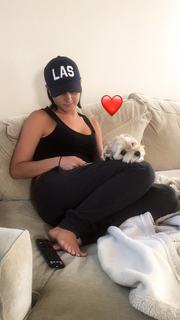 Megan Olivi feet photo thumbnail
