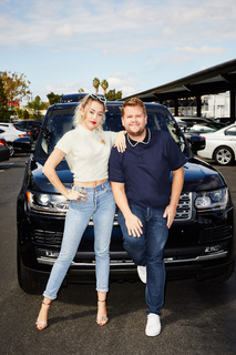 Miley Cyrus feet photo thumbnail