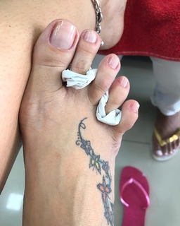 Karin Klemp feet photo thumbnail
