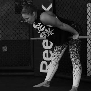Ronda Rousey feet photo thumbnail
