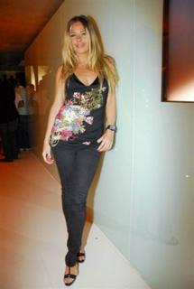 Adriane Galisteu feet photo thumbnail