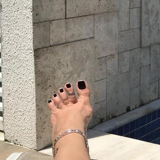 Karin Klemp feet photo thumbnail
