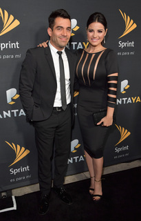 Maite Perroni feet photo thumbnail