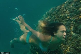 Jessica Alba feet photo thumbnail