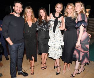 Jennifer Aniston feet photo thumbnail