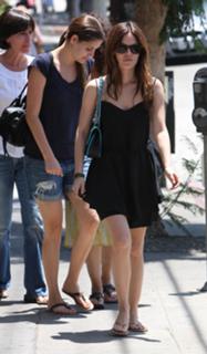 Rachel Bilson feet photo thumbnail