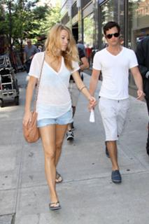 Blake Lively feet photo thumbnail