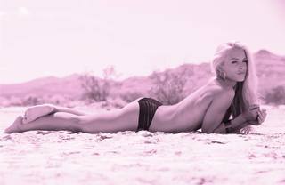 Amanda Saccomanno feet photo thumbnail