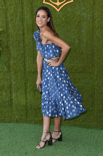 Dania Ramirez feet photo thumbnail
