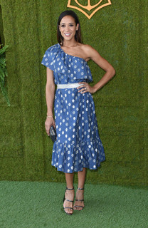 Dania Ramirez feet photo thumbnail