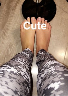 Charlotte Crosby feet photo thumbnail
