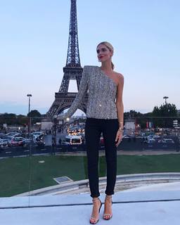 Chiara Ferragni feet photo thumbnail