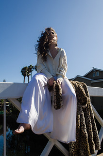 Emma Kenney feet photo 4