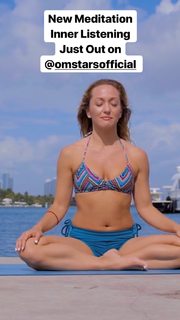 Kino MacGregor feet photo thumbnail