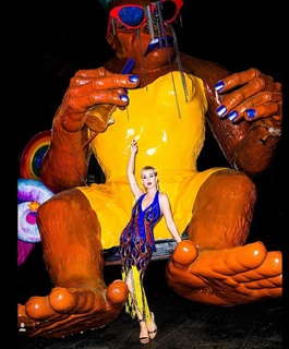 Katy Perry feet photo thumbnail