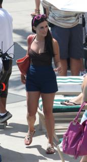 Jessica Lowndes feet photo thumbnail