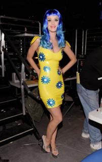 Katy Perry feet photo thumbnail