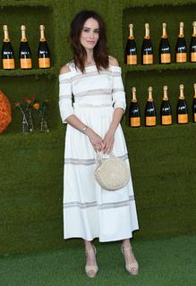 Abigail Spencer feet photo thumbnail