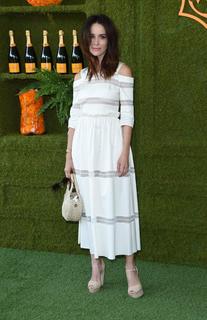 Abigail Spencer feet photo thumbnail