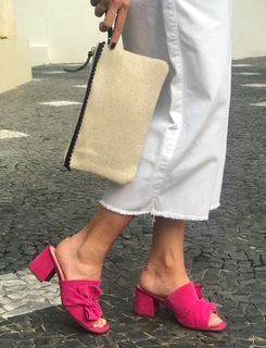 Adriane Galisteu feet photo thumbnail