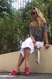 Adriane Galisteu feet photo thumbnail