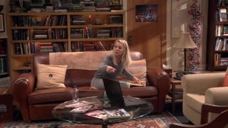 Kaley Cuoco feet photo thumbnail