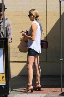 Ashley Greene feet photo thumbnail
