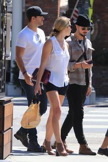 Ashley Greene feet photo thumbnail