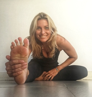 Federica Fontana feet photo thumbnail