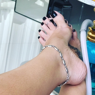 Karin Klemp feet photo thumbnail