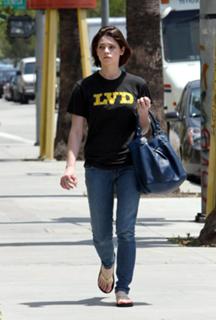 Ashley Greene feet photo thumbnail