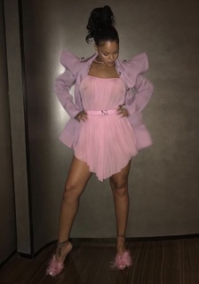 Rihanna feet photo thumbnail