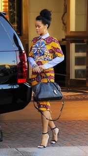 Rihanna feet photo thumbnail